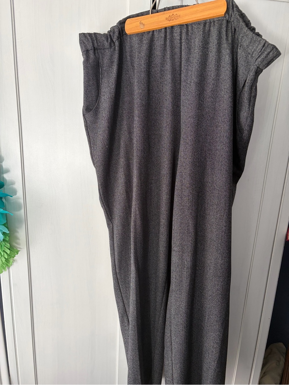 Sag Harbor Black check/charcoal Gray medium Wide-Leg Pull-On Pants Plus size 24